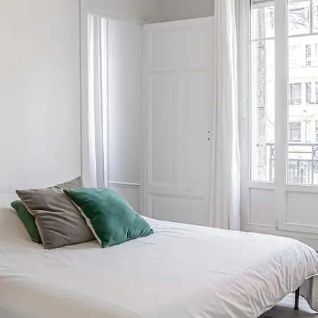 Au Pied De La Cathedrale, Bel Appartement, Lumineux Avec 2